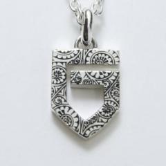 GARNI / ガルニ　Vine Pattern G Pendant - L